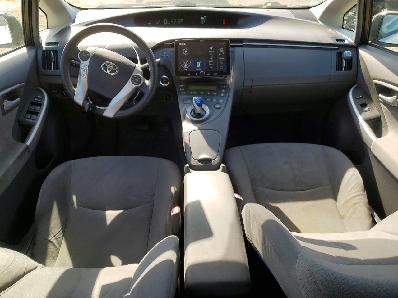 2011 TOYOTA PRIUS