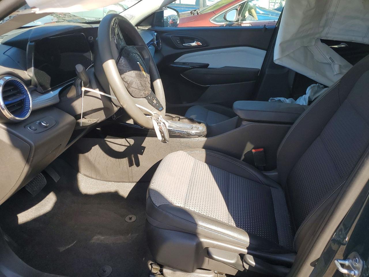 2025 CHEVROLET TRAX