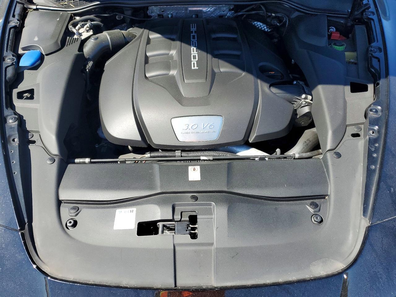 2013 PORSCHE CAYENNE