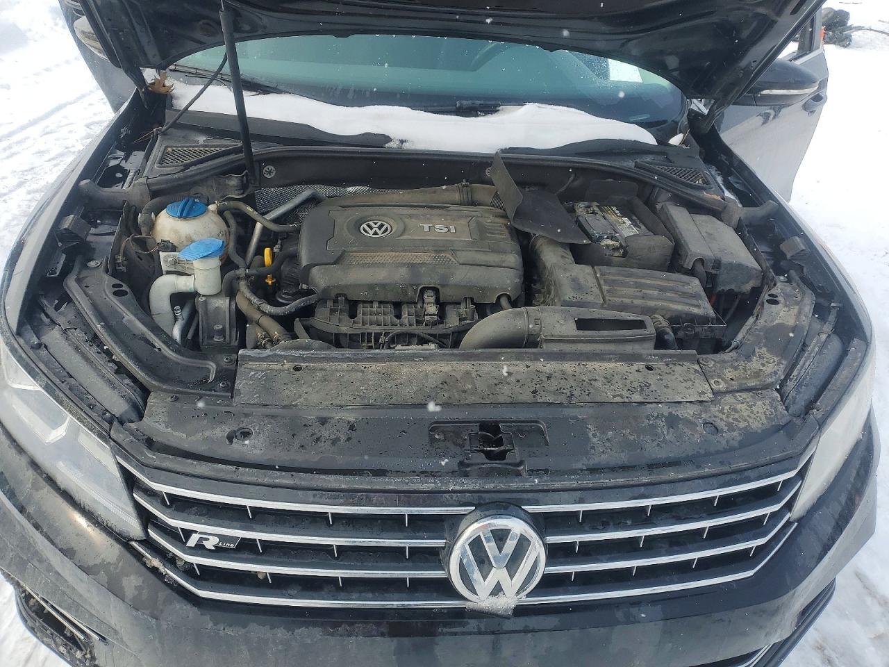 2016 VOLKSWAGEN Passat