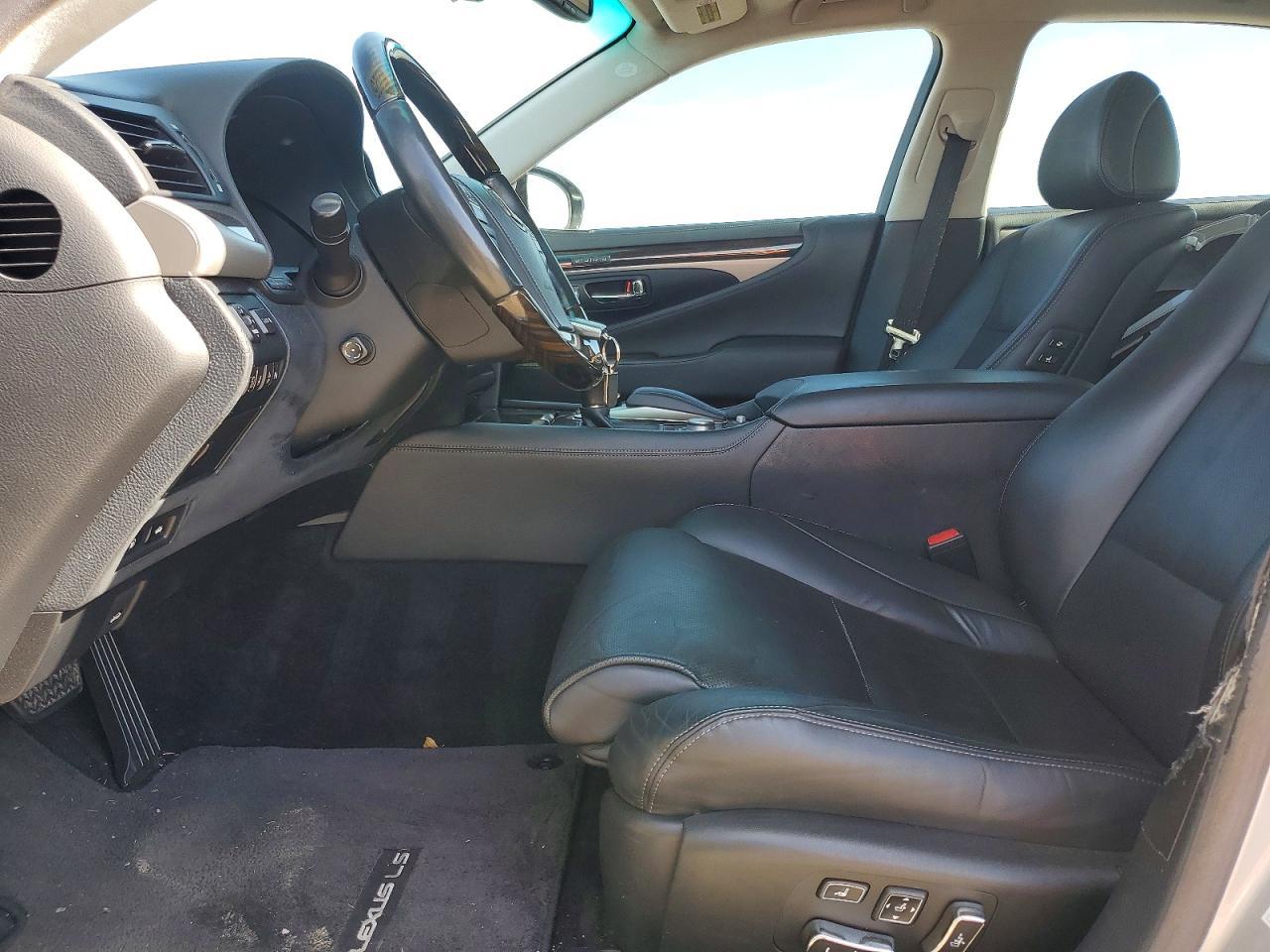 2013 LEXUS LS 460