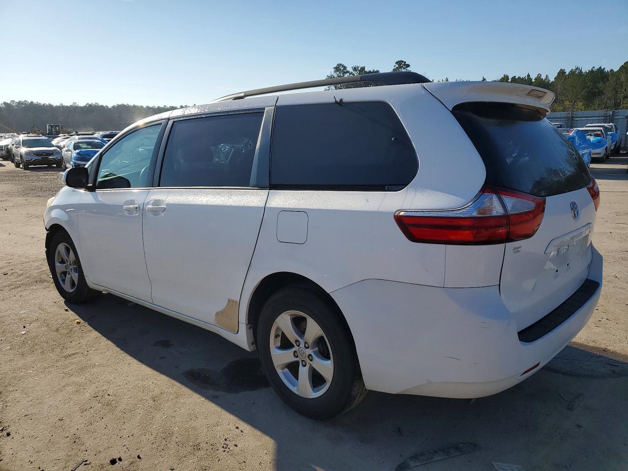 2016 TOYOTA SIENNA