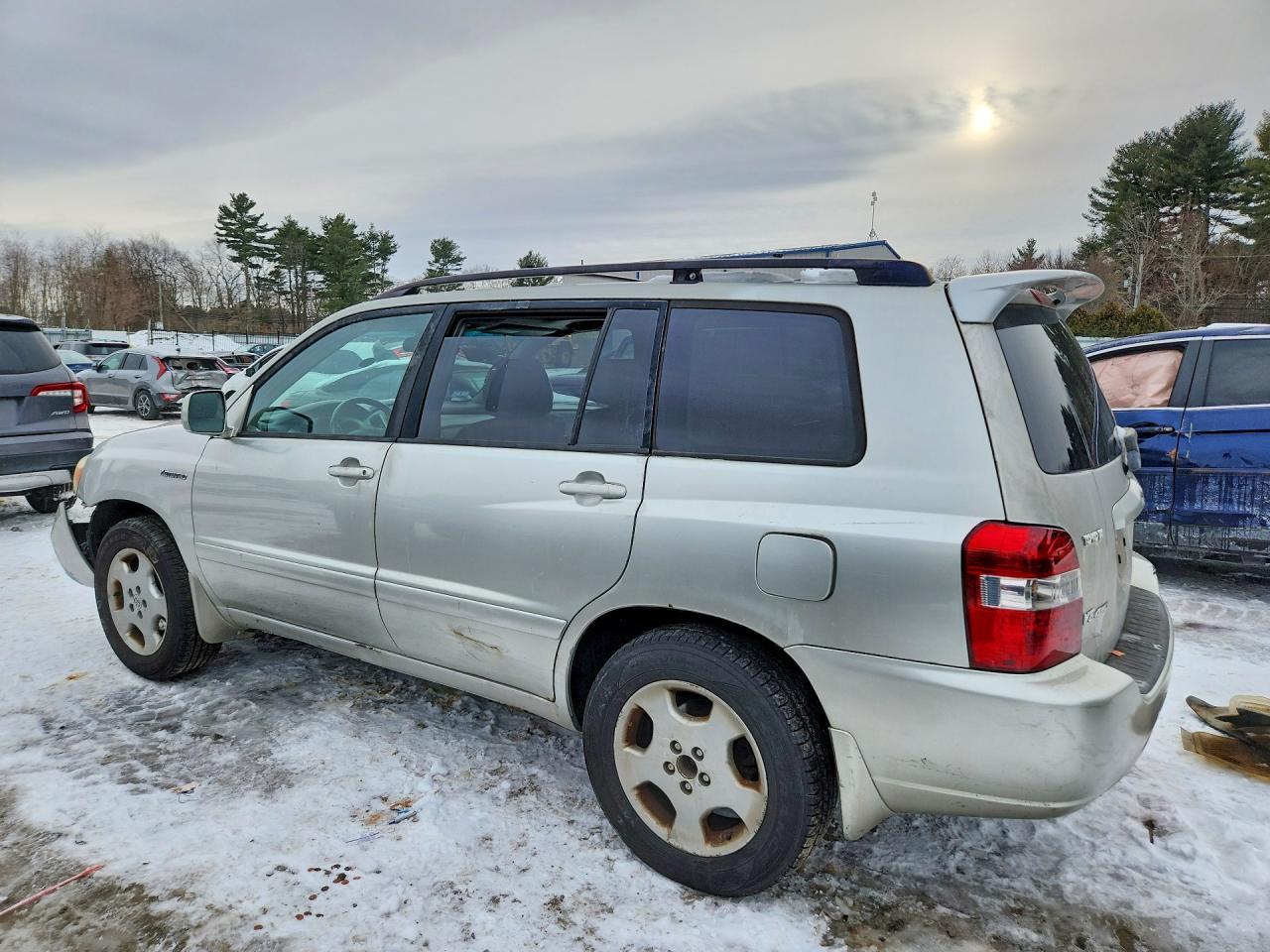 2005 TOYOTA HIGHLANDER