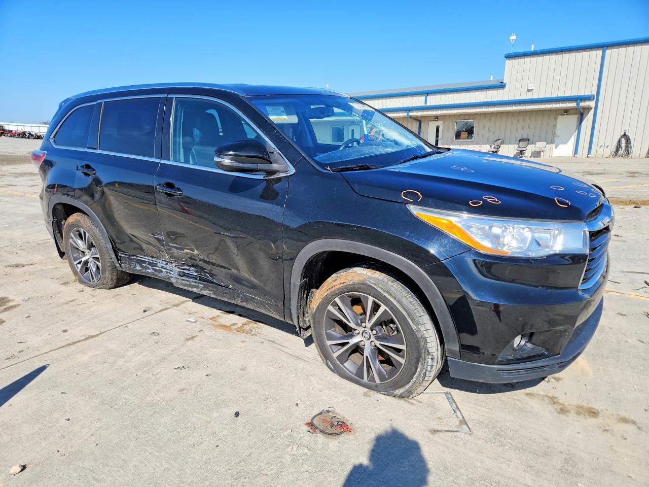 2016 TOYOTA HIGHLANDER