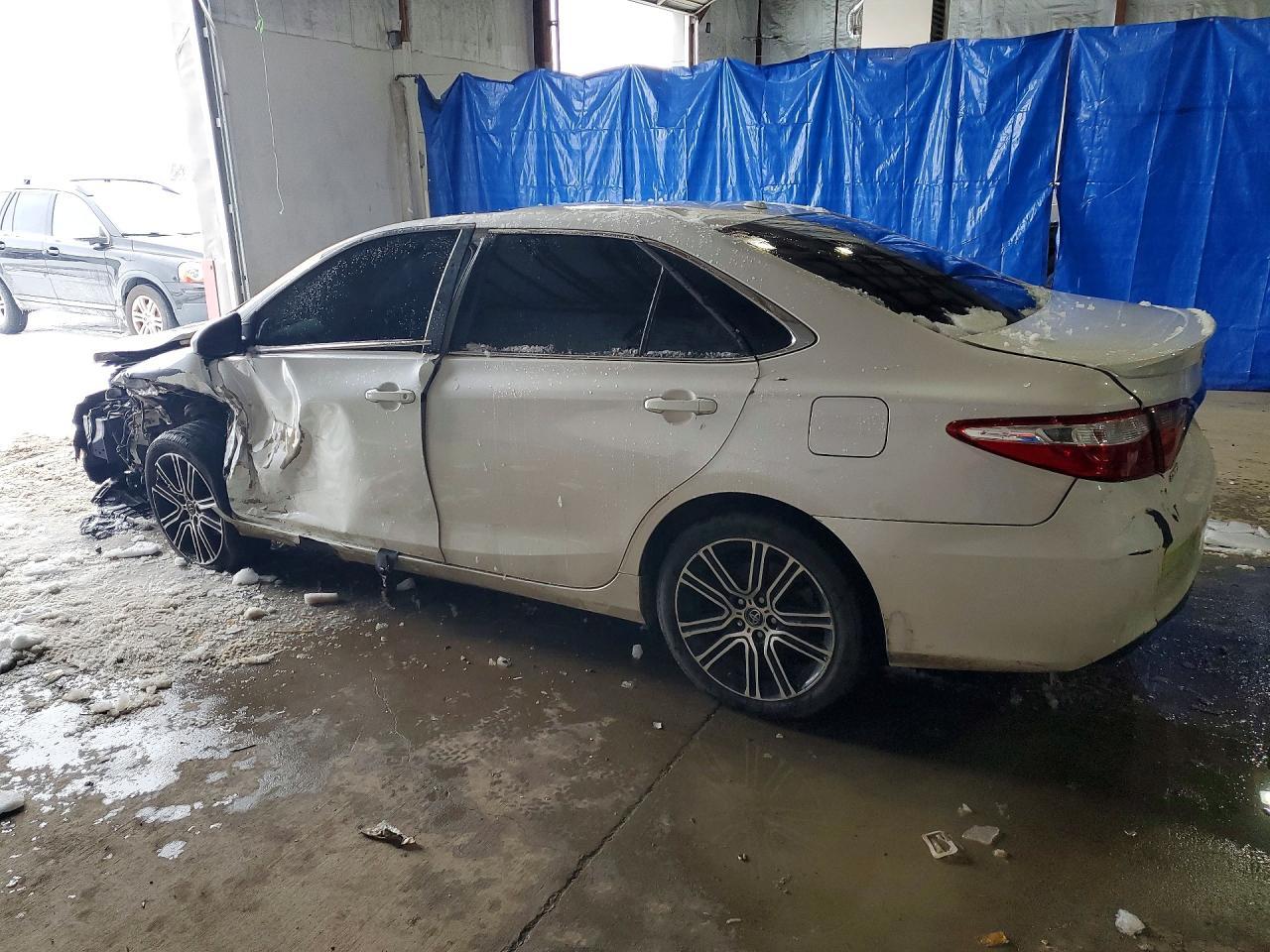 2016 TOYOTA CAMRY