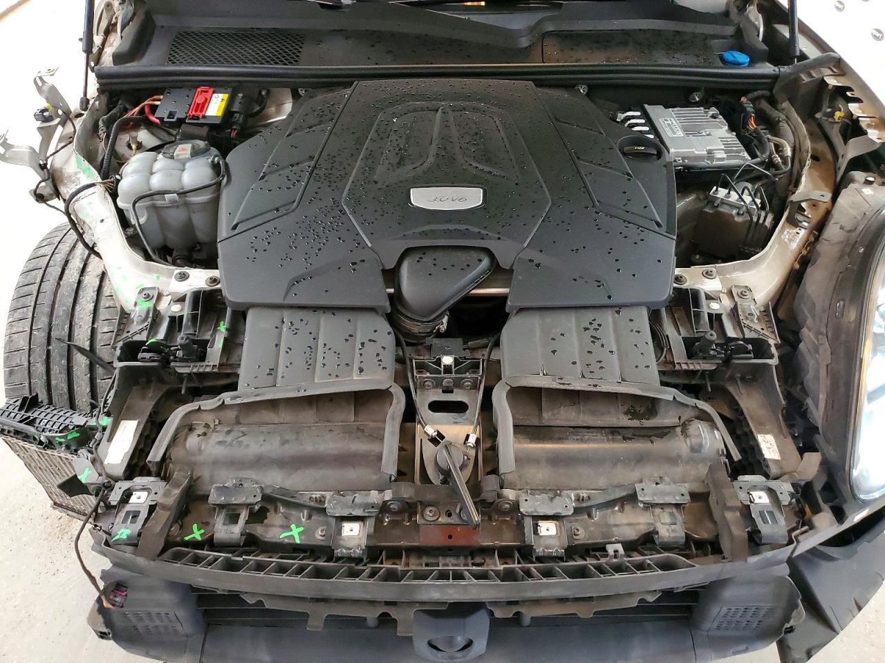 2020 PORSCHE CAYENNE