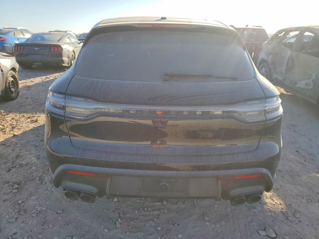 2024 PORSCHE Macan