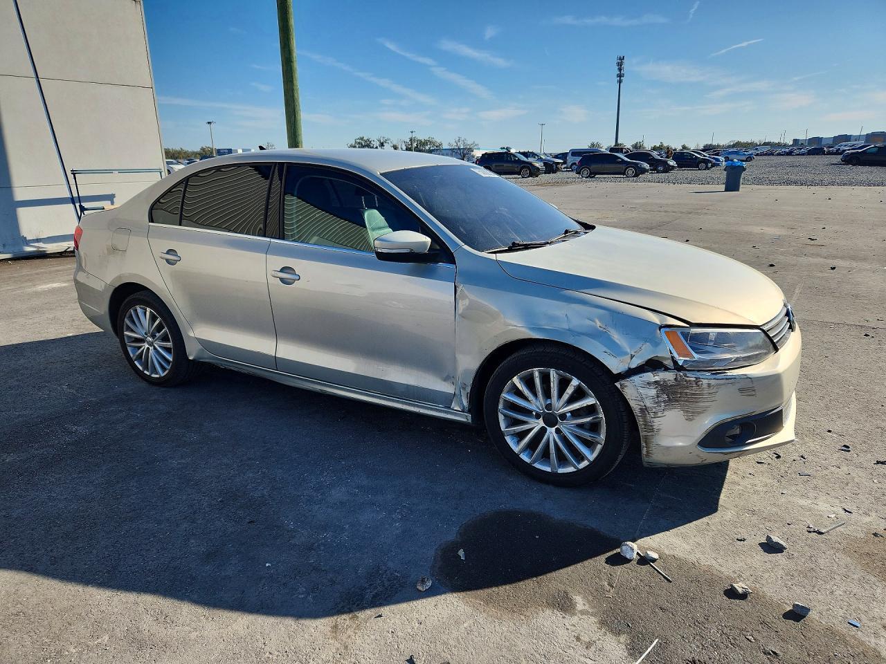 2011 VOLKSWAGEN JETTA