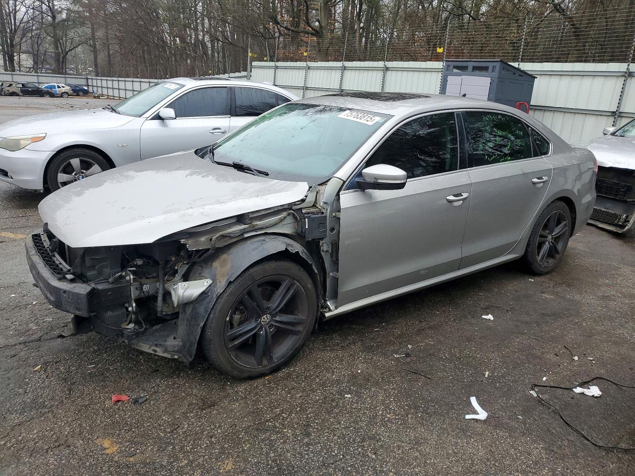 2014 VOLKSWAGEN Passat