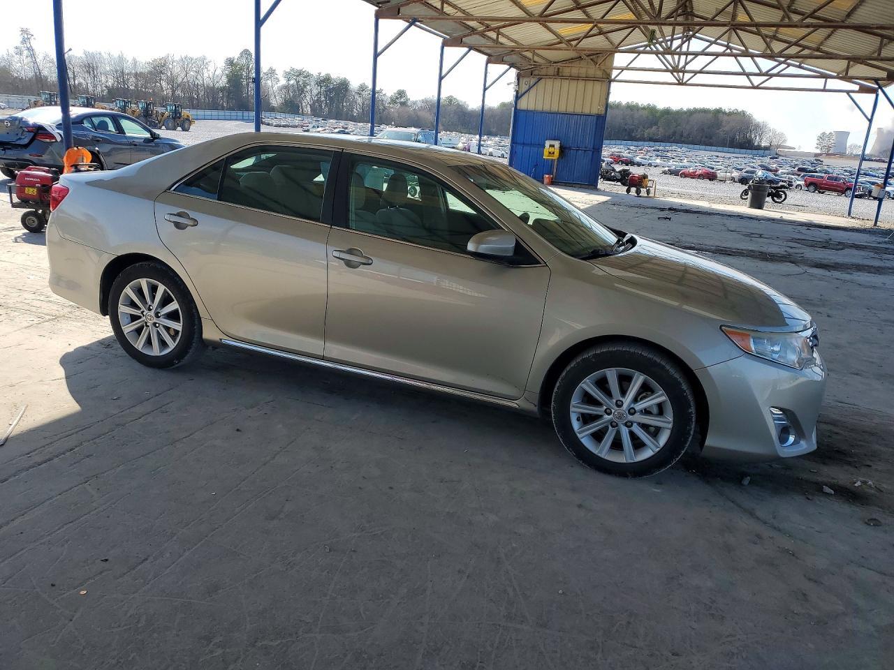 2014 TOYOTA CAMRY