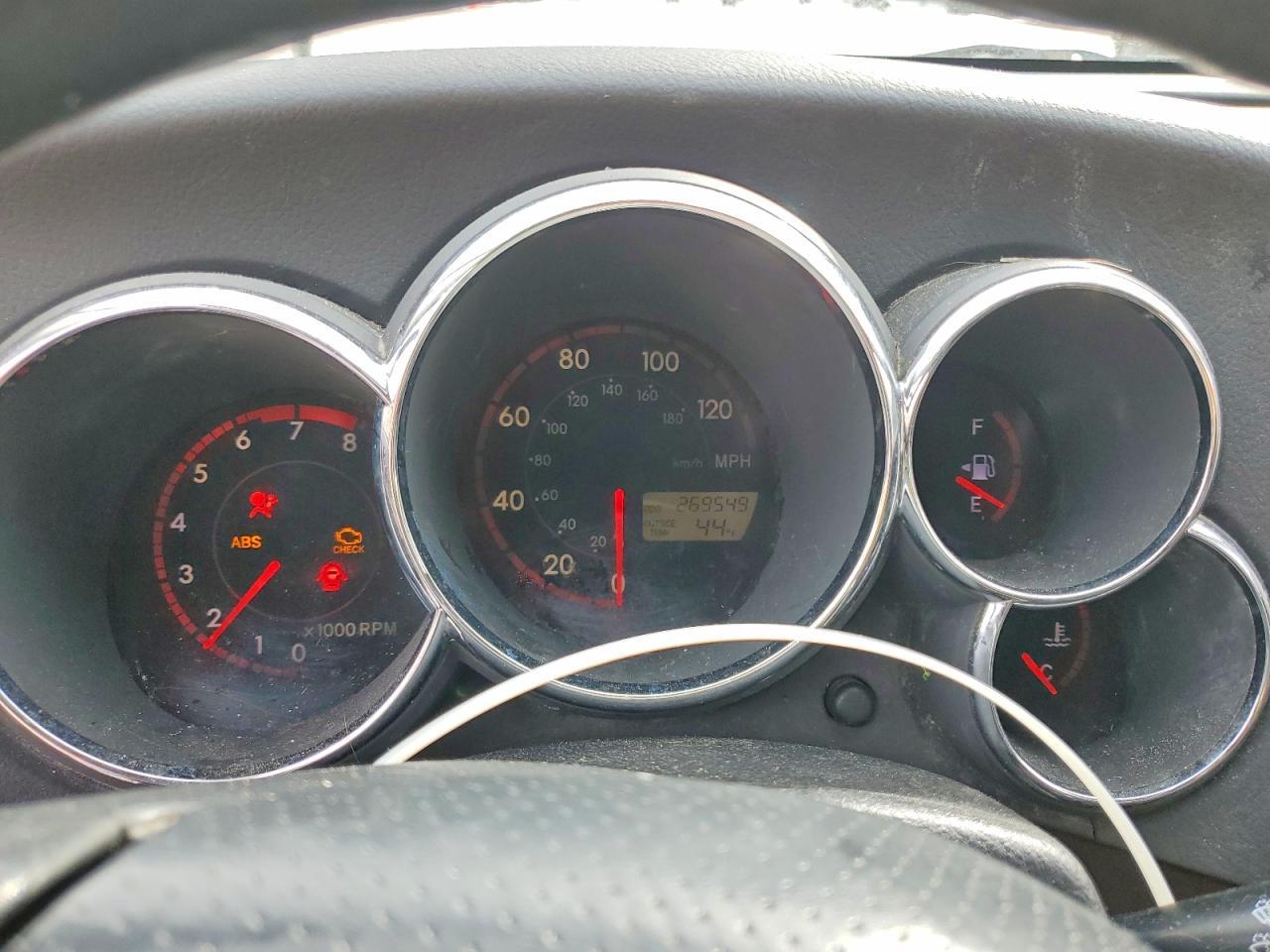 2004 PONTIAC VIBE