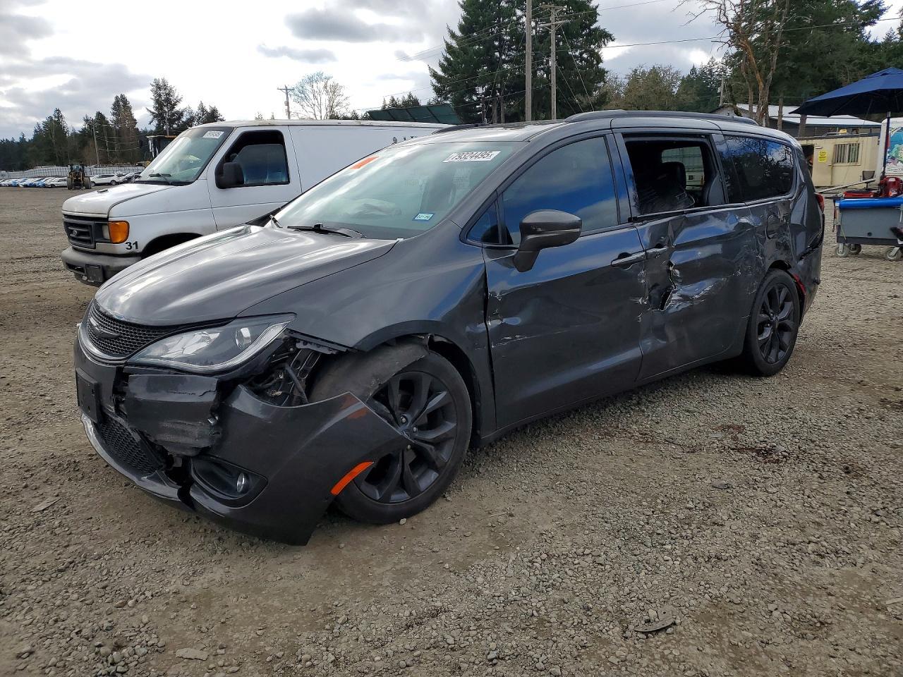 2020 CHRYSLER Pacifica
