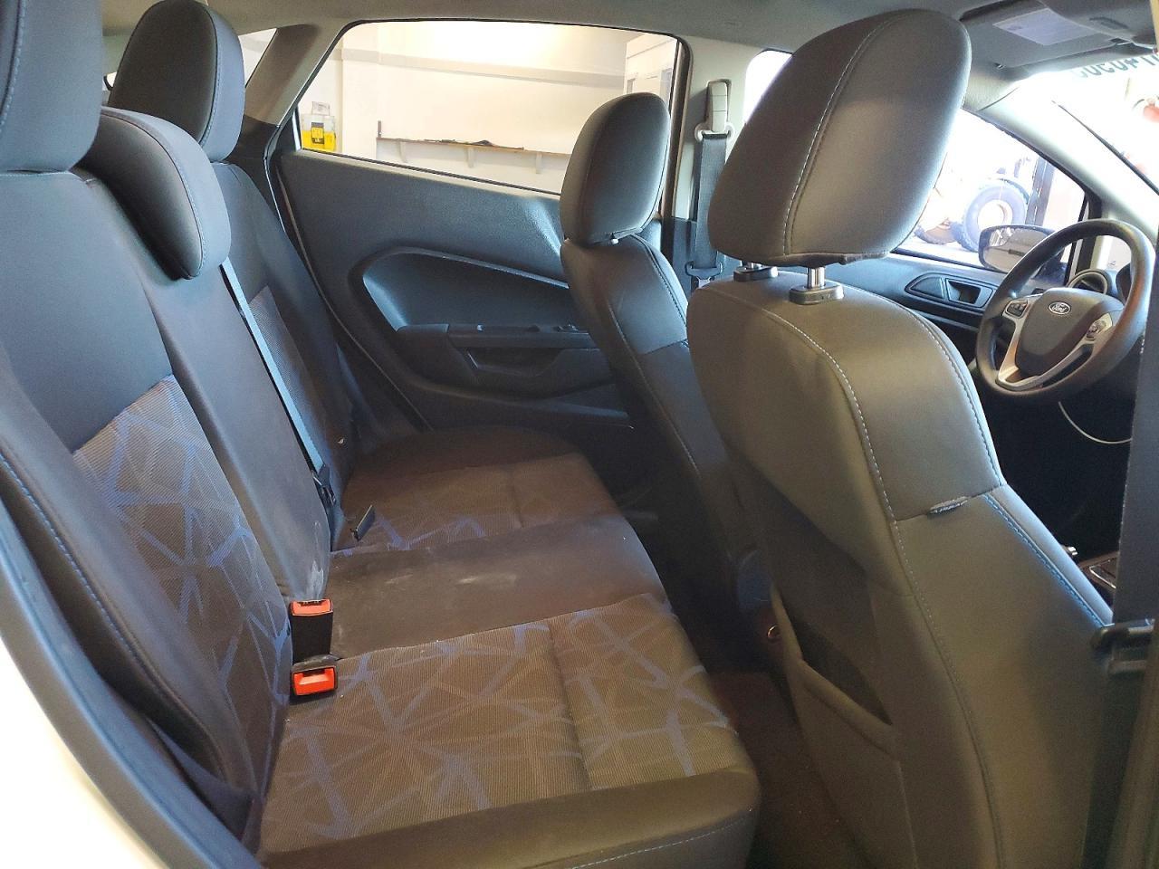 2012 FORD Fiesta