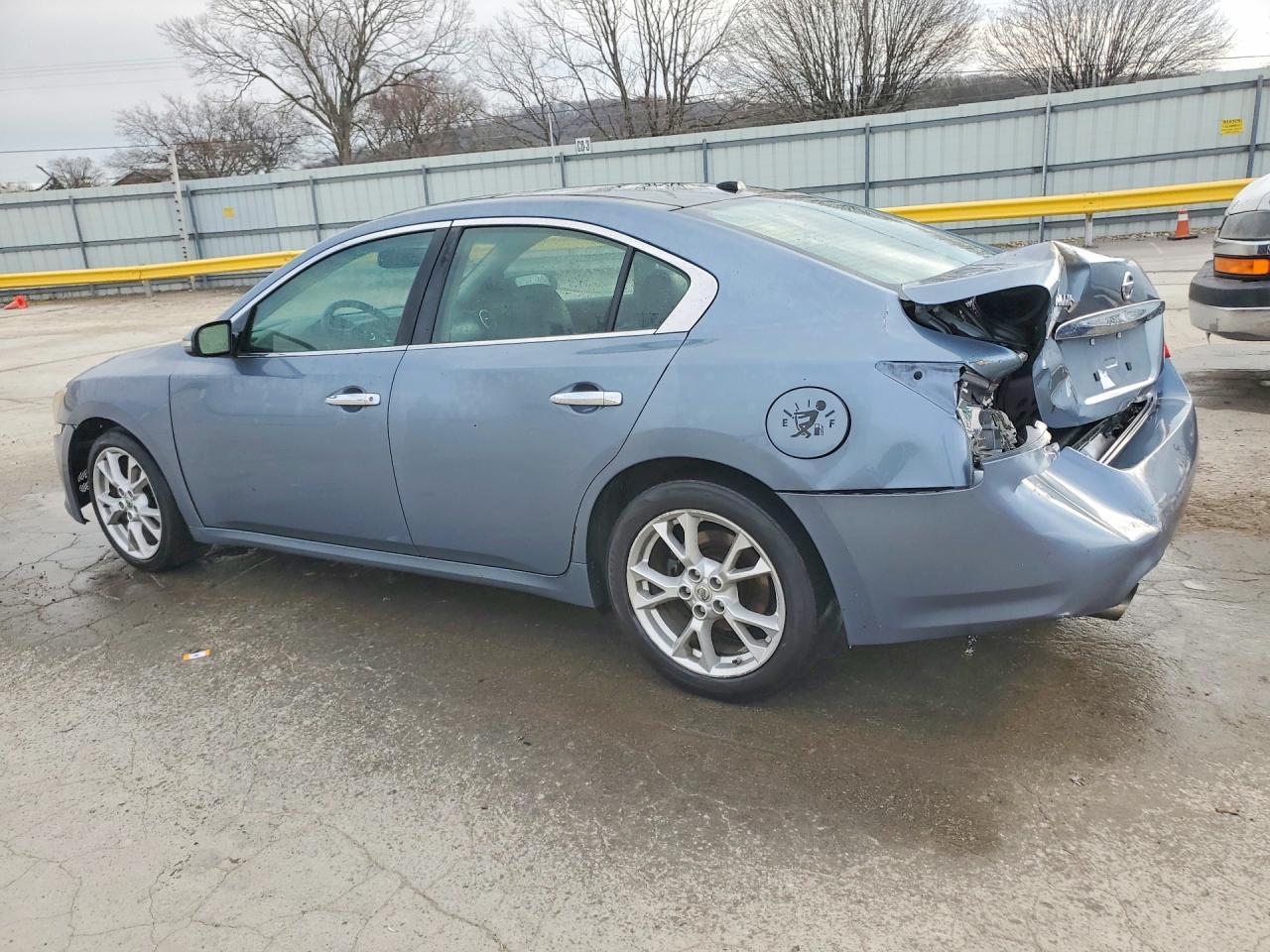 2010 NISSAN Maxima