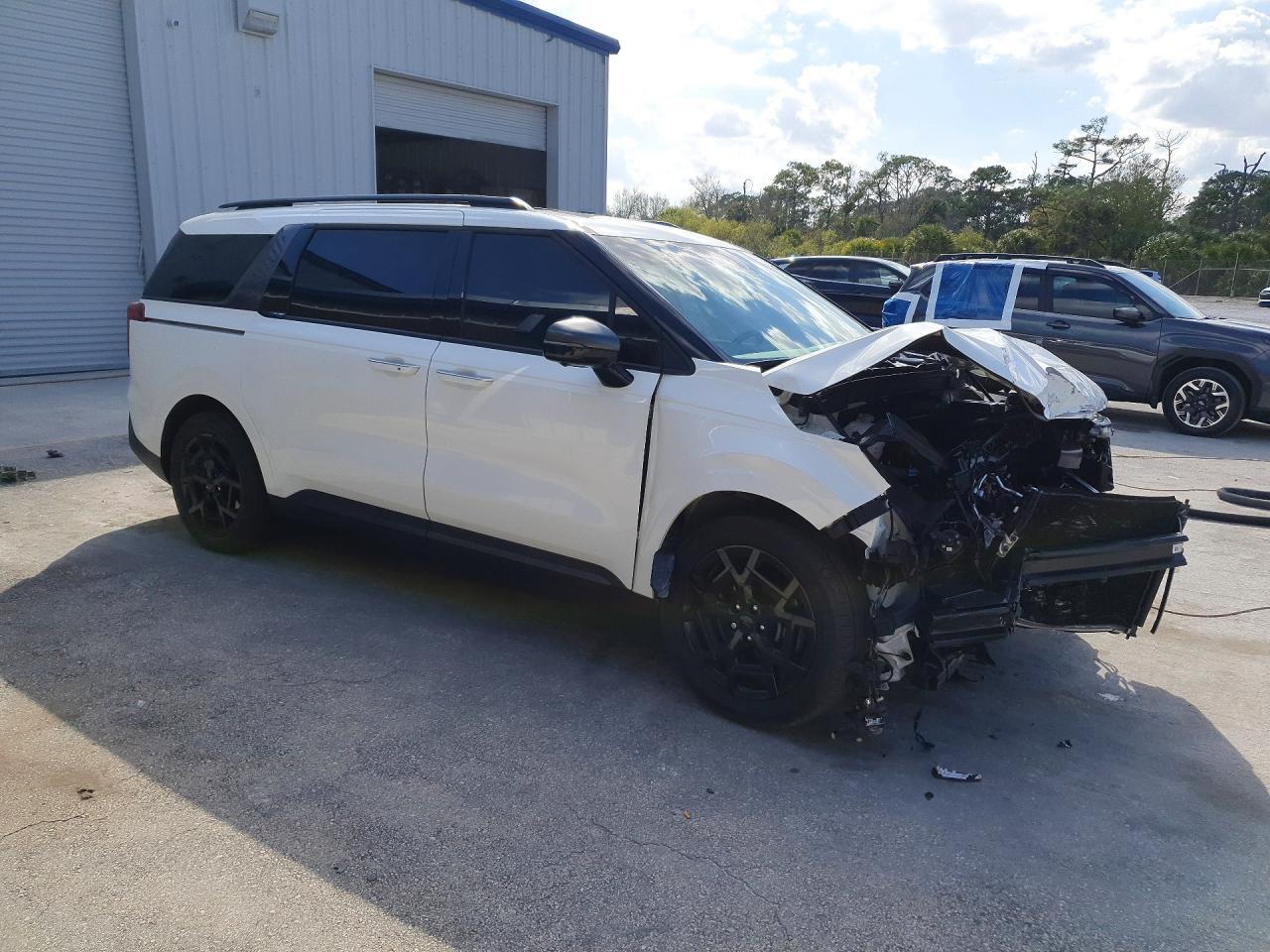 2025 KIA Carnival