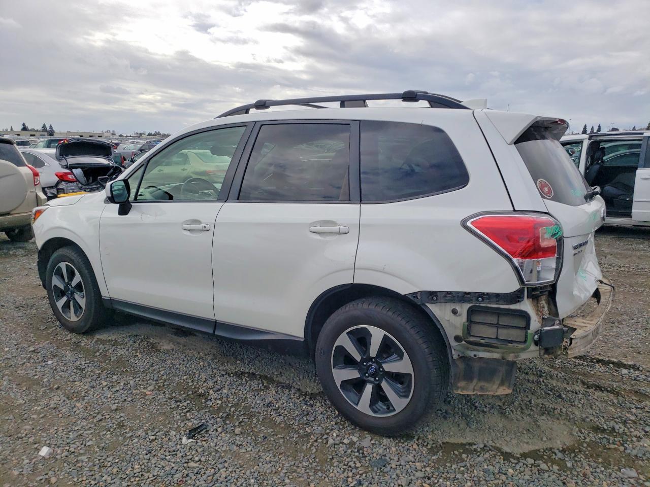 2017 SUBARU FORESTER