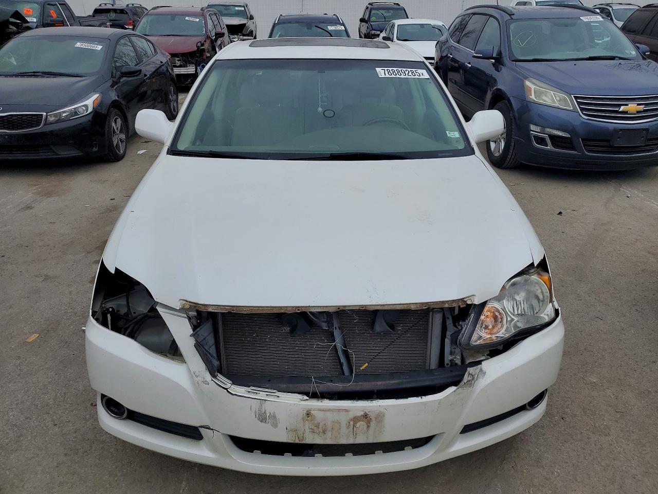 2010 TOYOTA Avalon