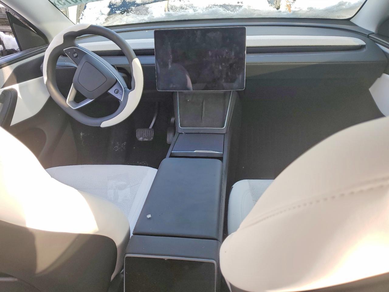 2026 TESLA MODEL Y