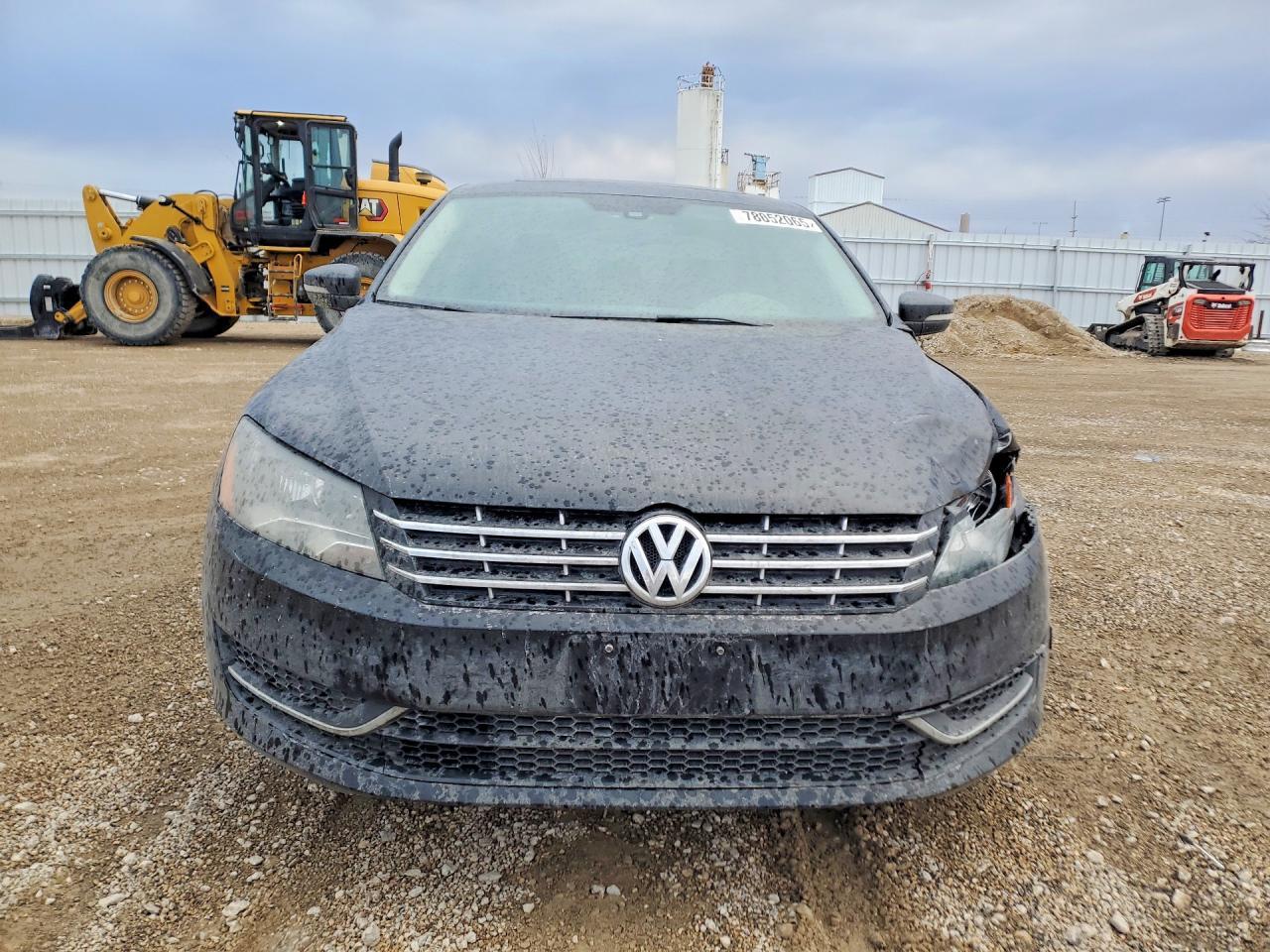 2013 VOLKSWAGEN Passat