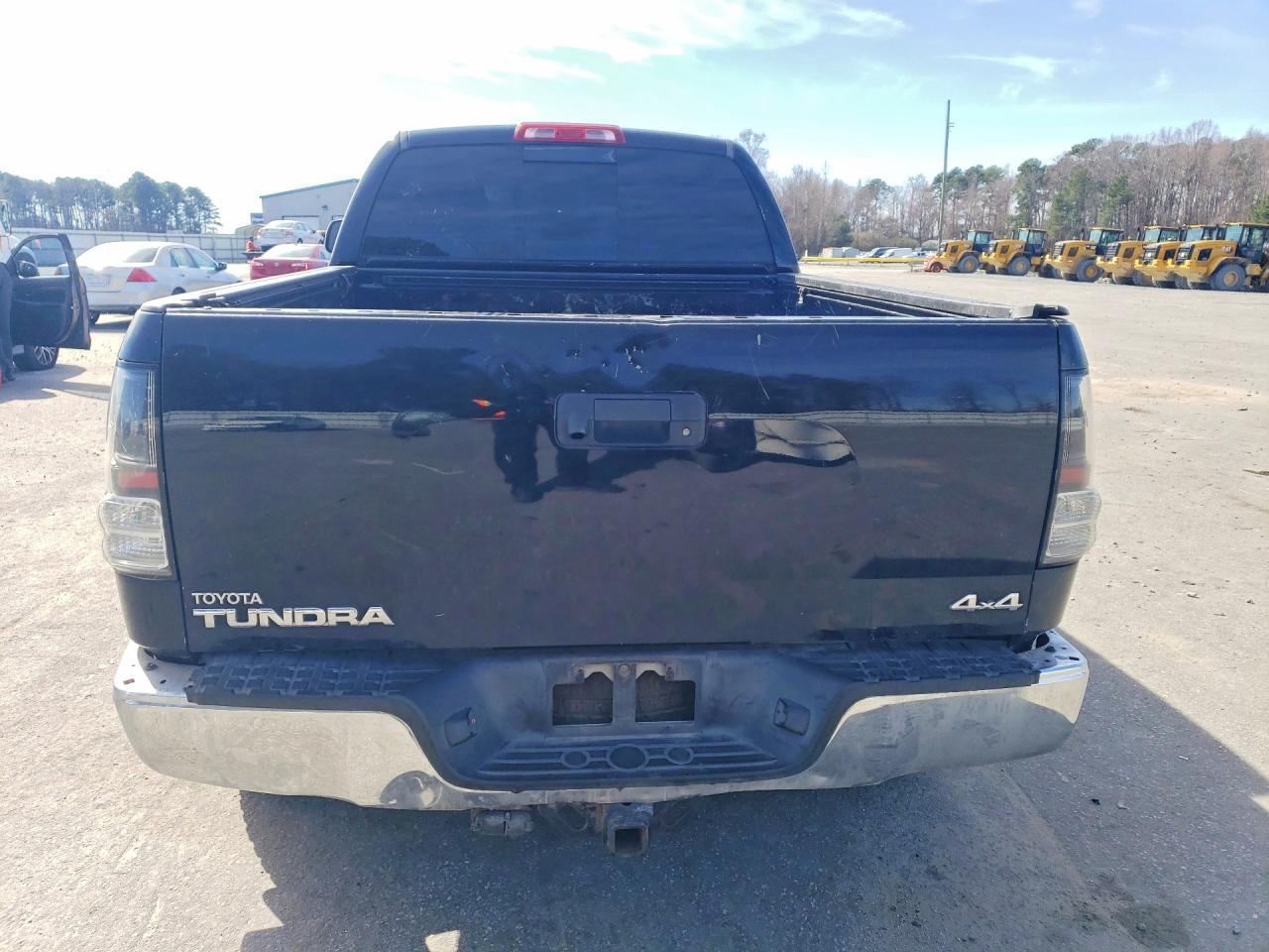 2011 TOYOTA TUNDRA