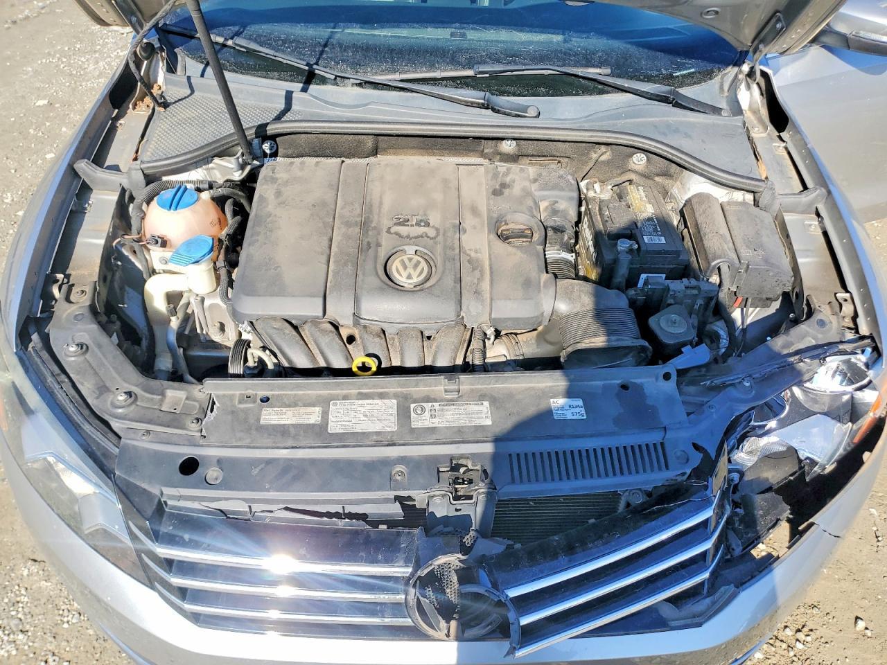 2014 VOLKSWAGEN Passat