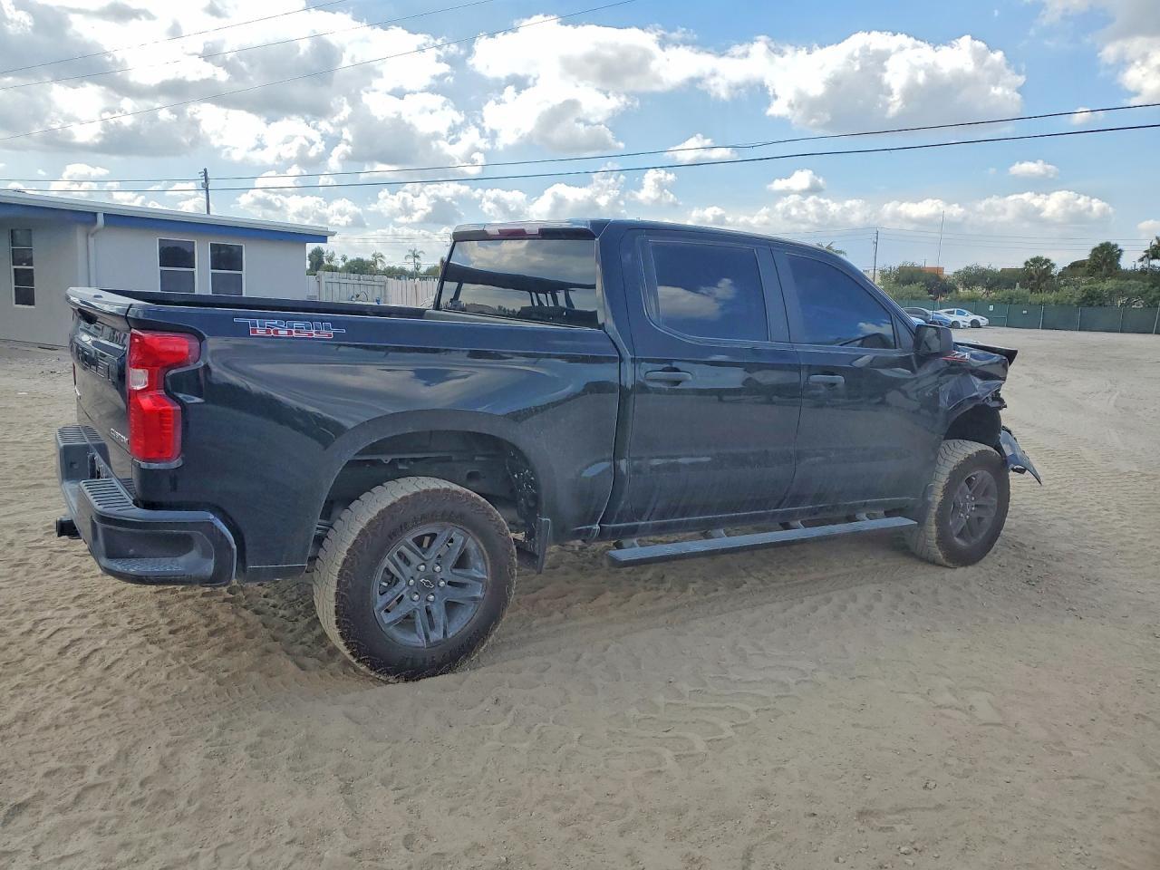 2024 CHEVROLET Silverado