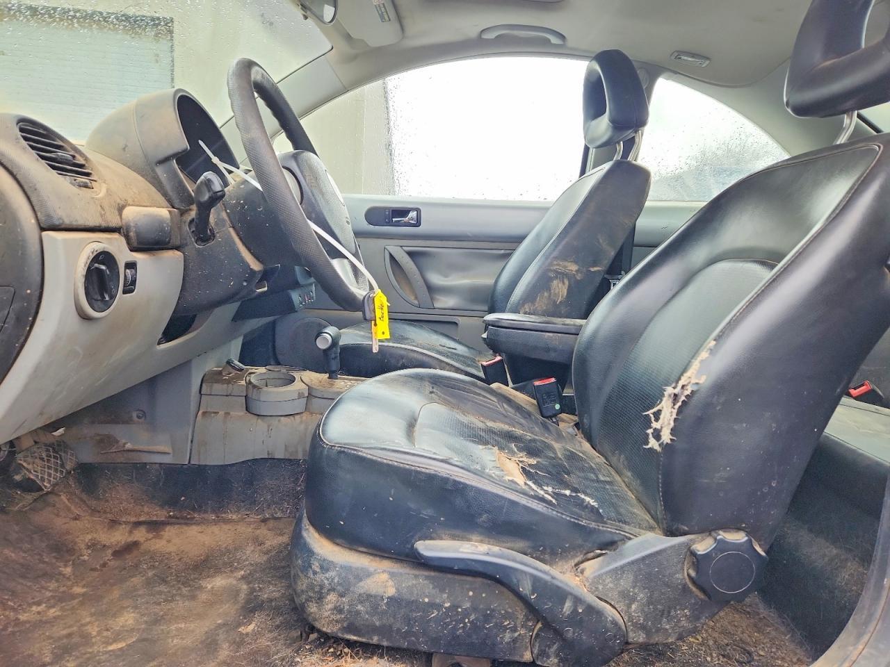 2001 VOLKSWAGEN Beetle