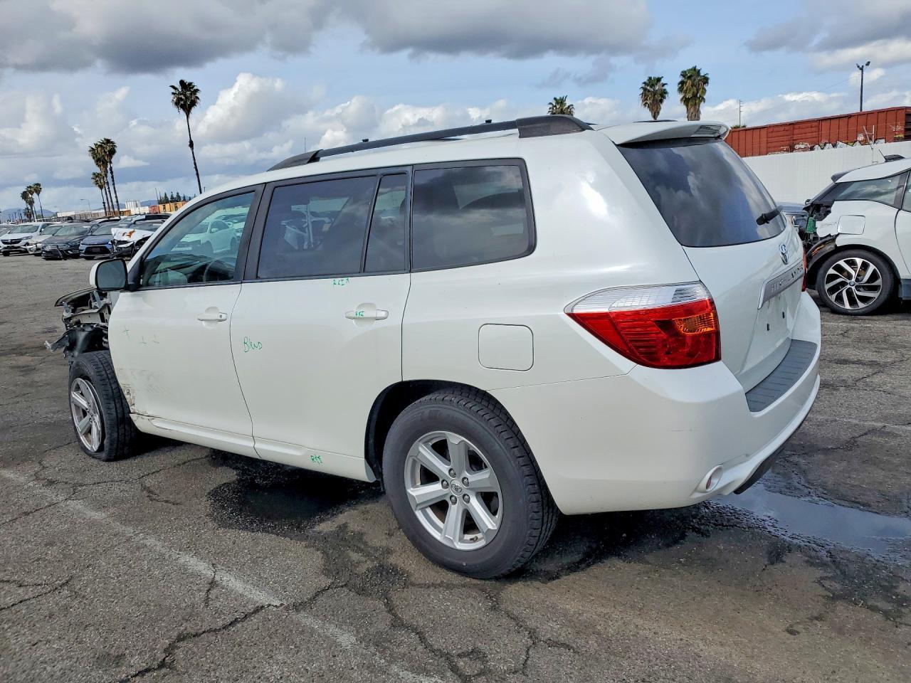 2010 TOYOTA HIGHLANDER