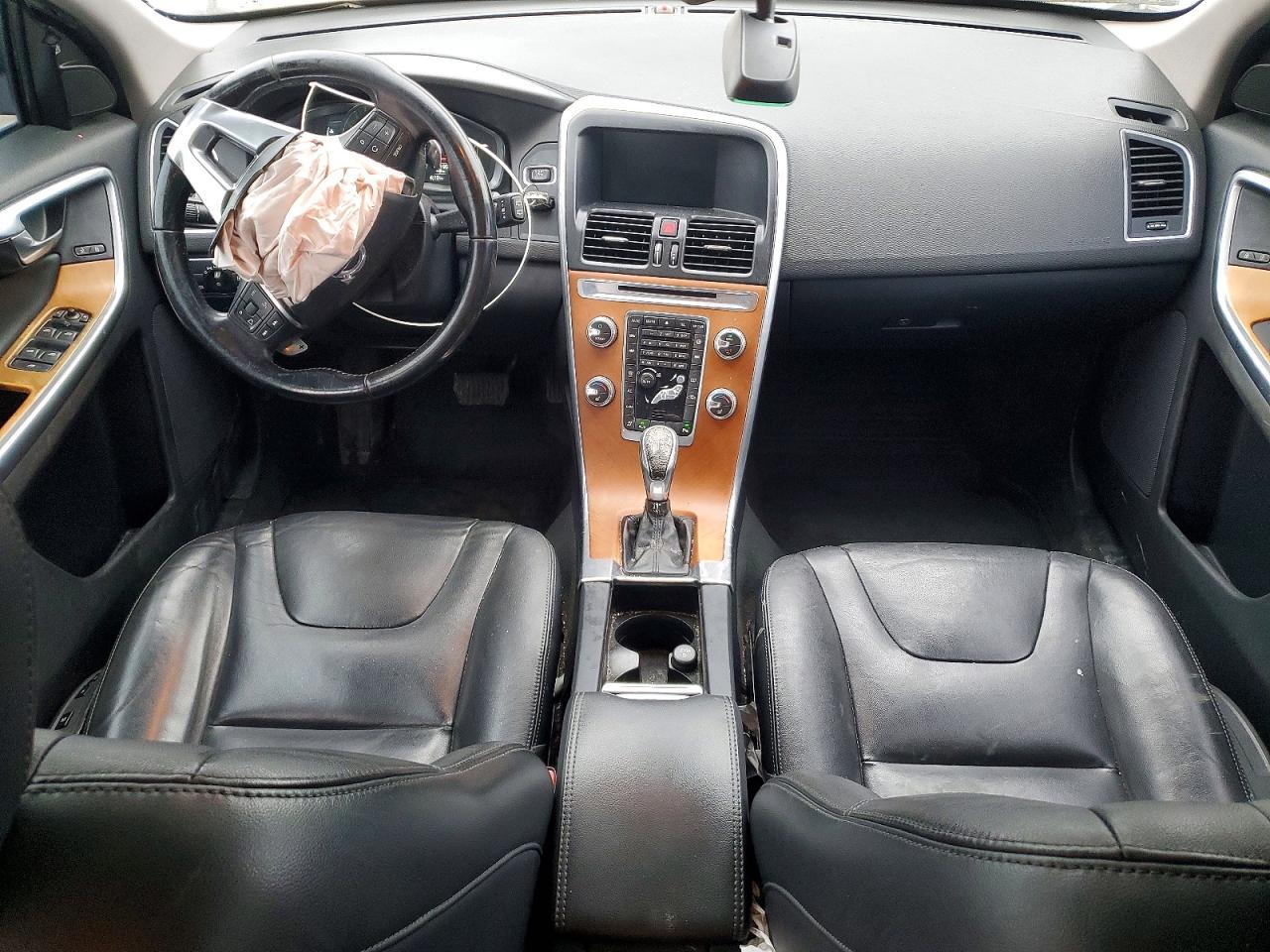 2015 VOLVO XC60