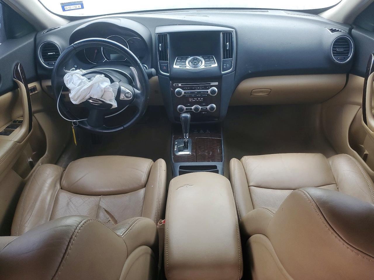 2010 NISSAN Maxima