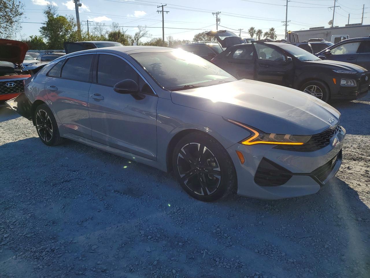 2022 KIA K5