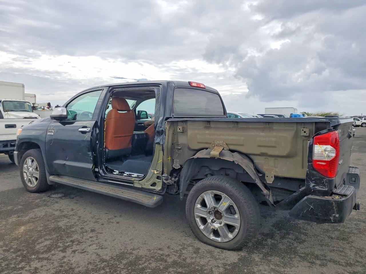 2016 TOYOTA TUNDRA