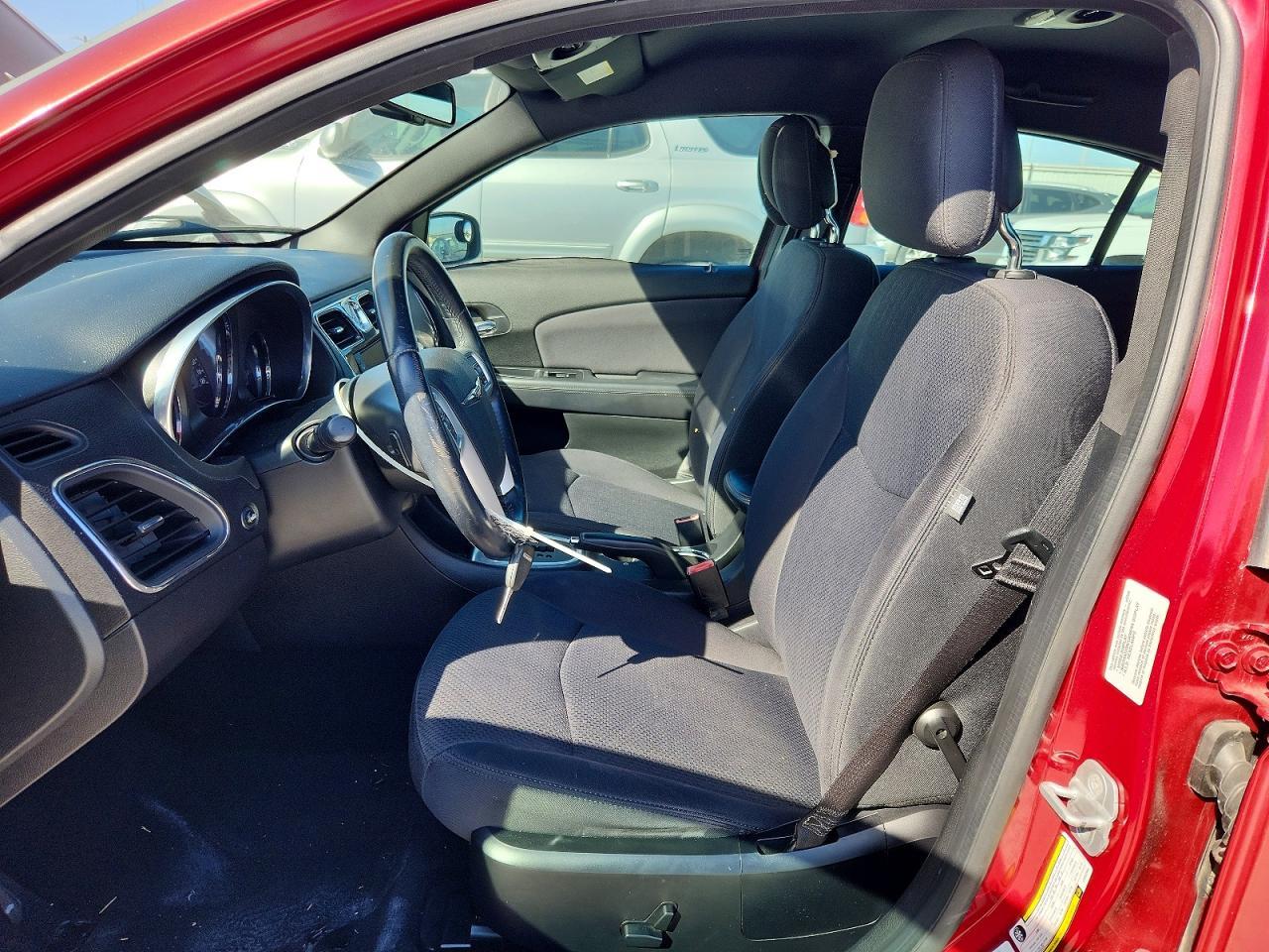 2012 CHRYSLER 200