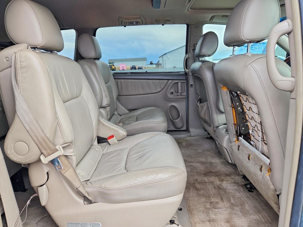 2006 TOYOTA SIENNA