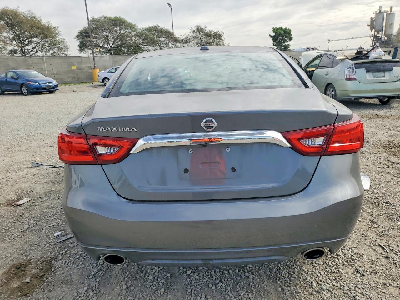 2017 NISSAN Maxima