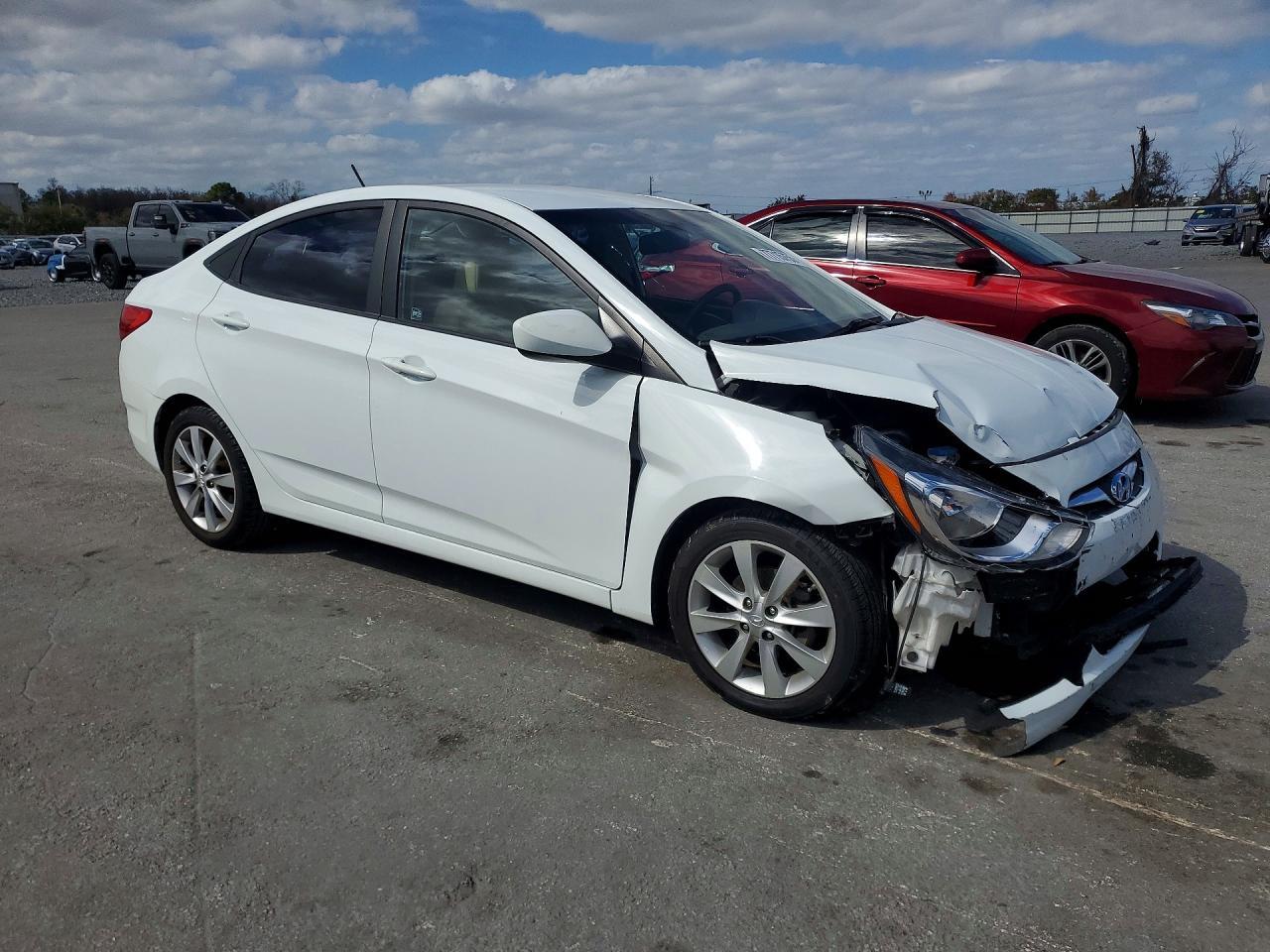 2013 HYUNDAI ACCENT