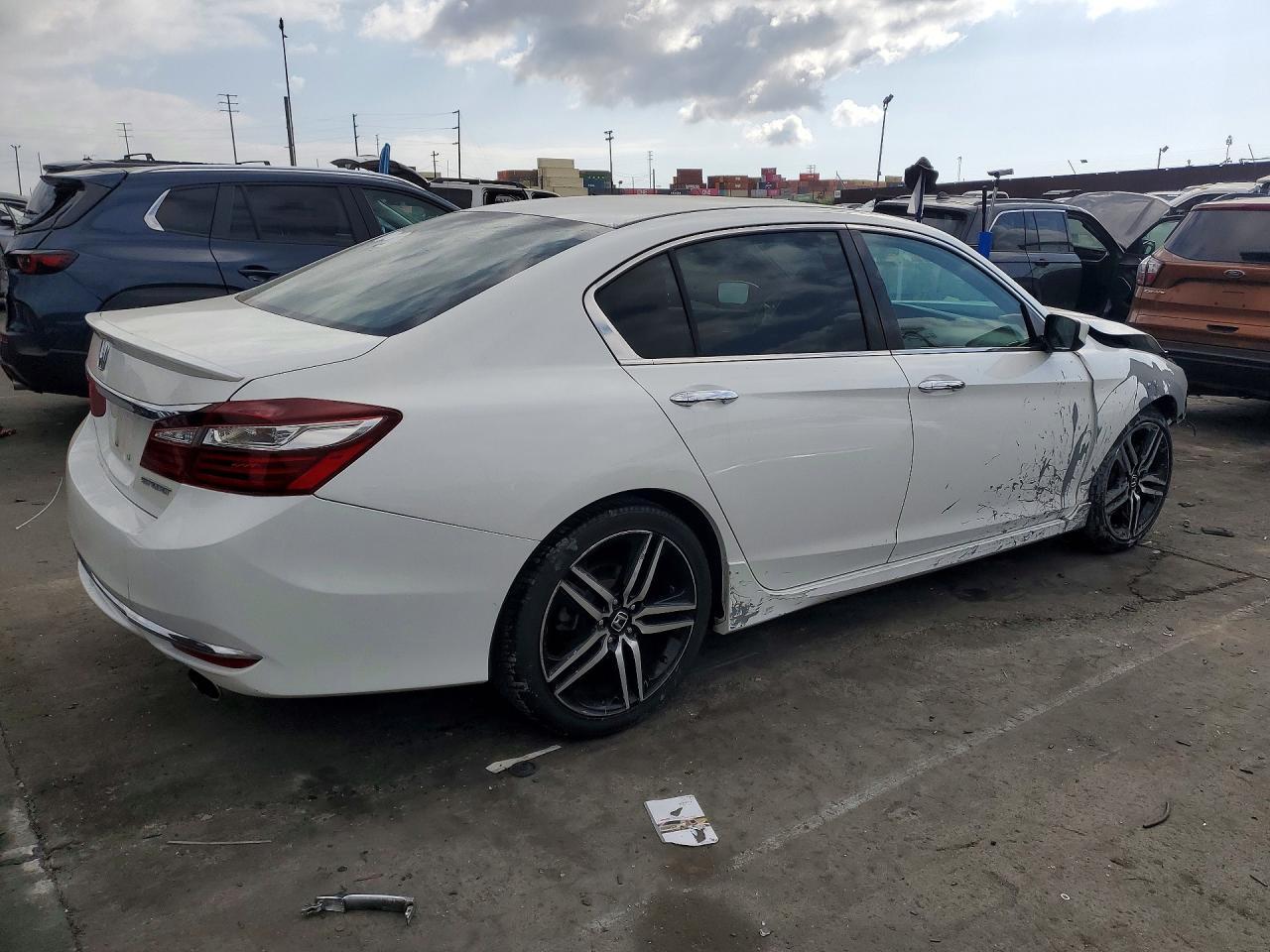 2017 HONDA ACCORD