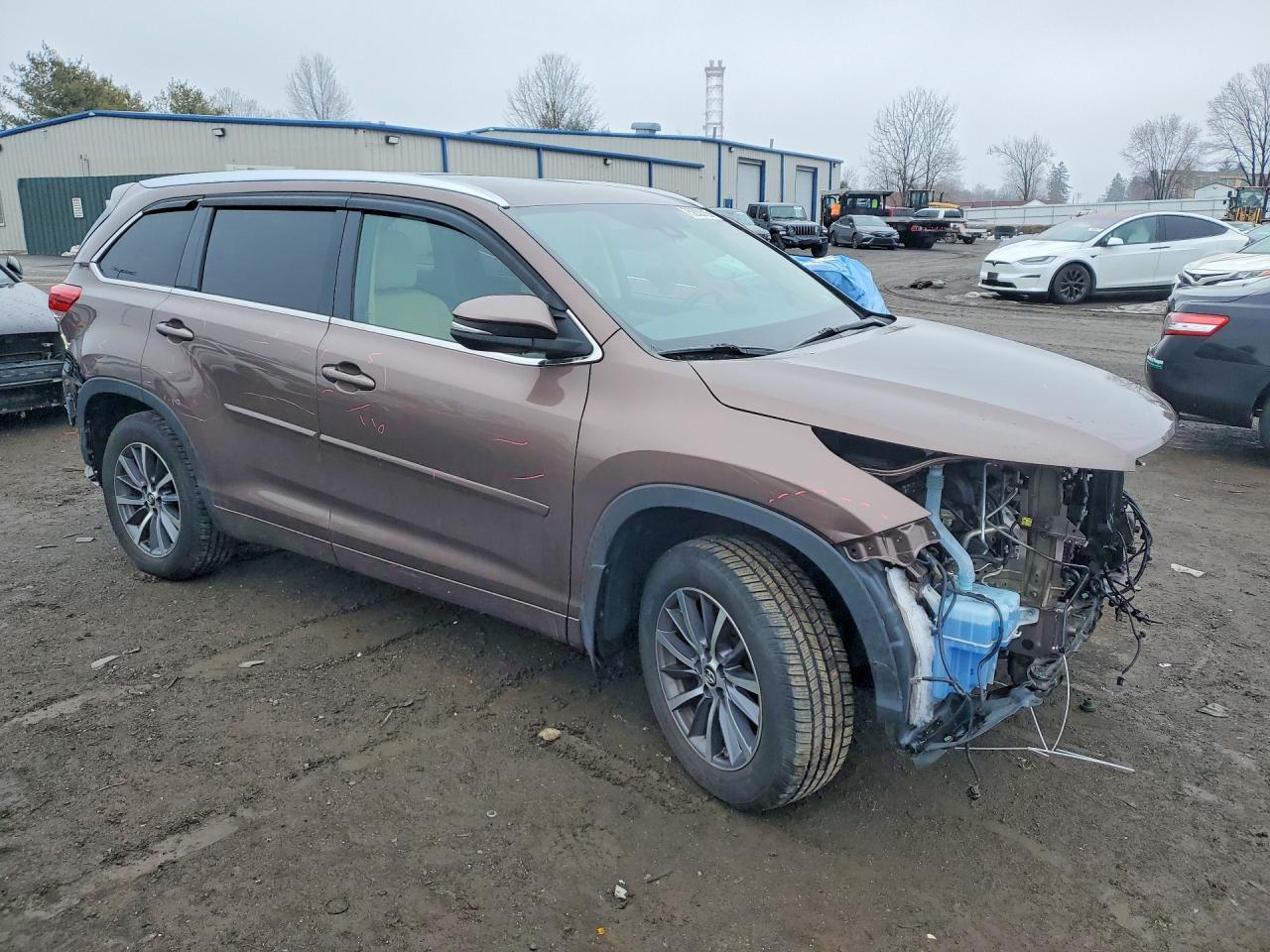2017 TOYOTA HIGHLANDER