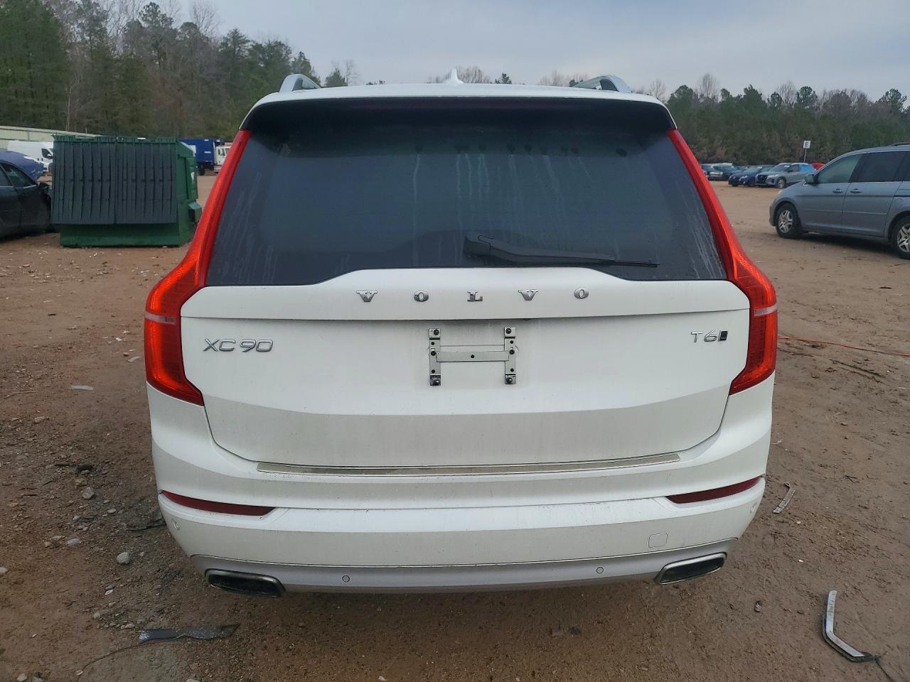 2016 VOLVO XC90