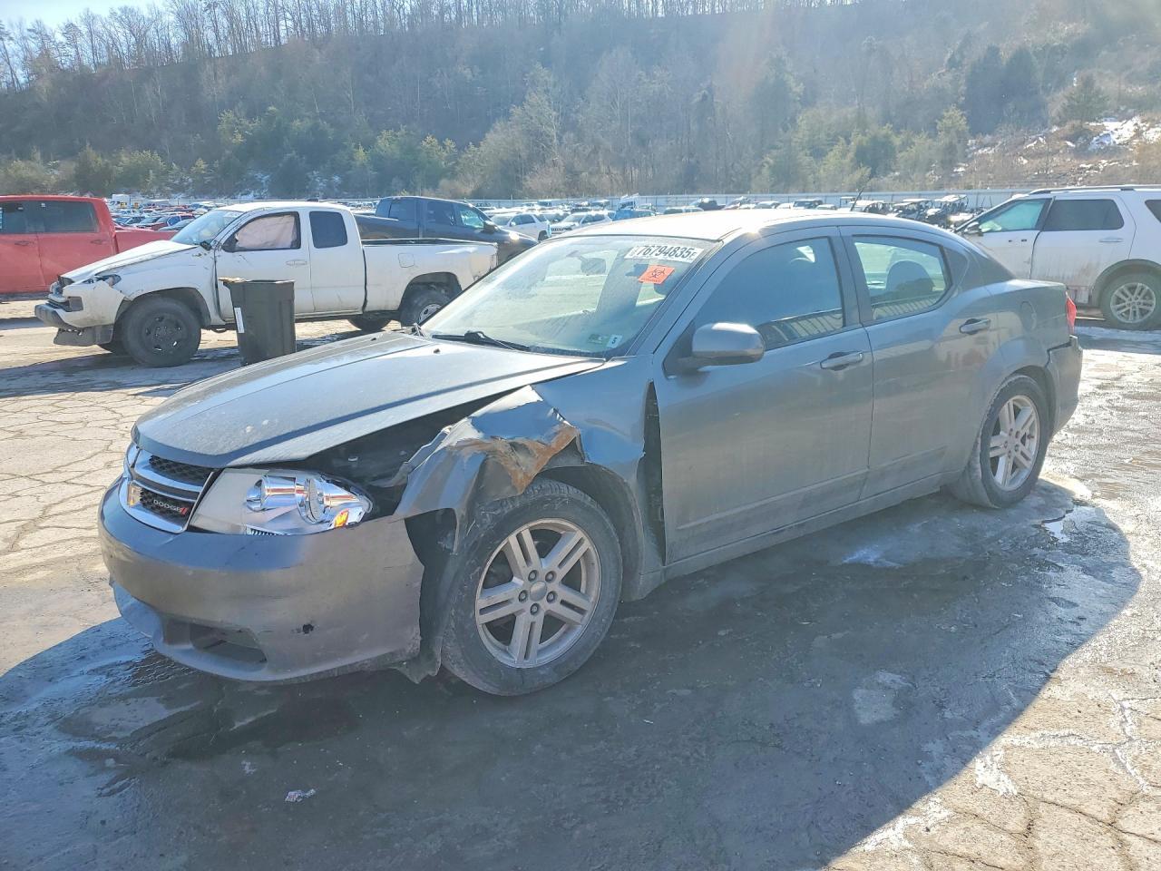 2013 DODGE Avenger