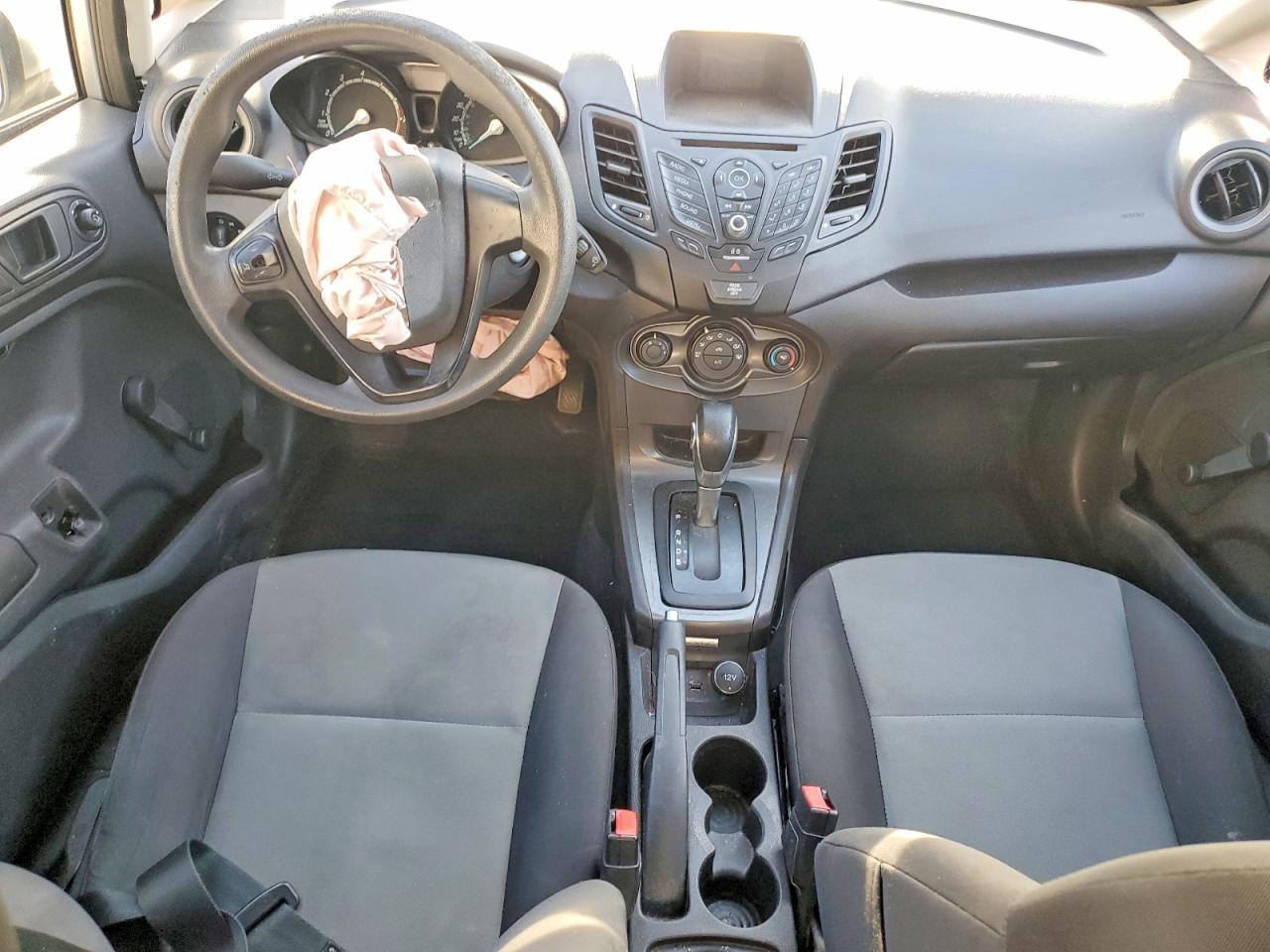 2016 FORD Fiesta