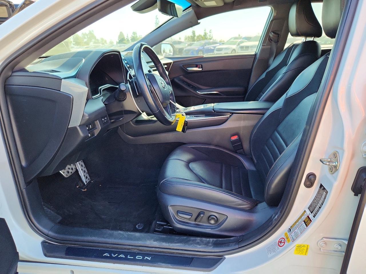 2019 TOYOTA Avalon