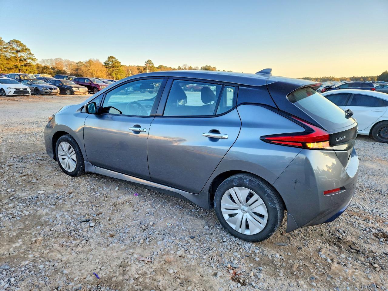 2021 NISSAN LEAF