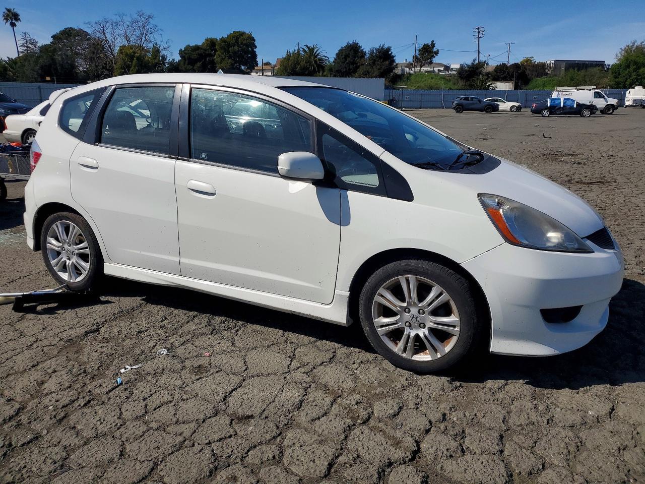 2011 HONDA FIT