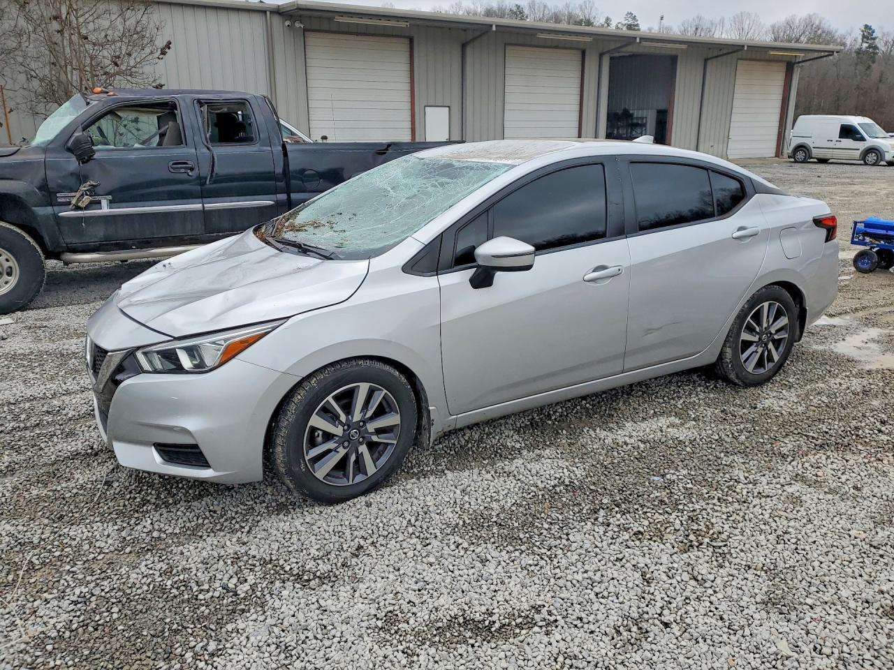 2020 NISSAN VERSA