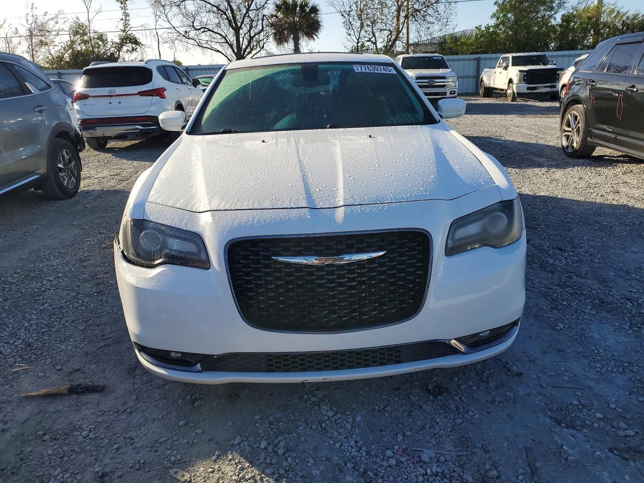 2016 CHRYSLER 300