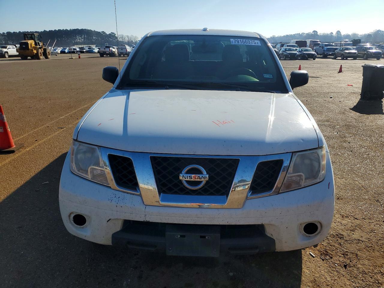 2013 NISSAN Frontier