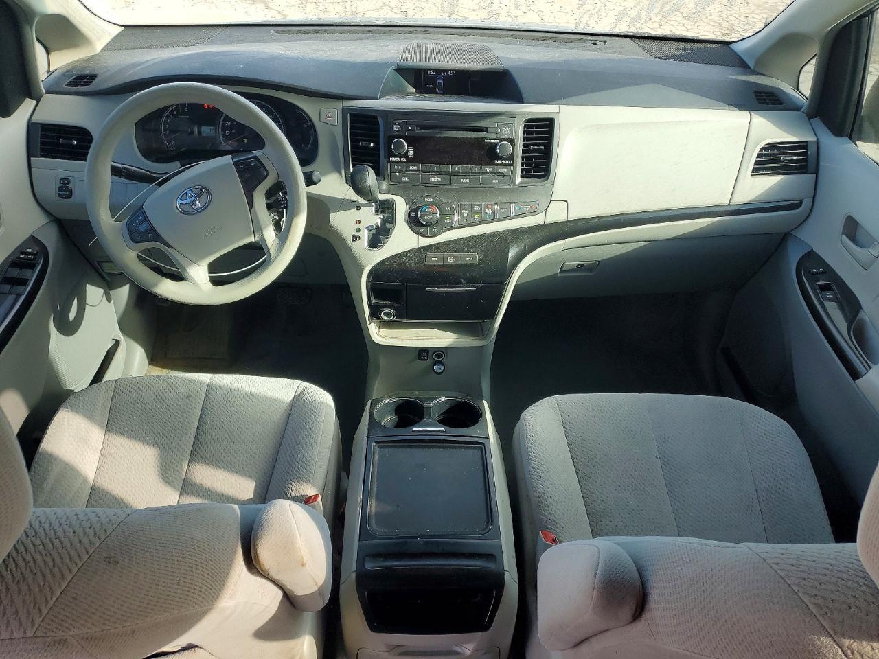 2013 TOYOTA SIENNA