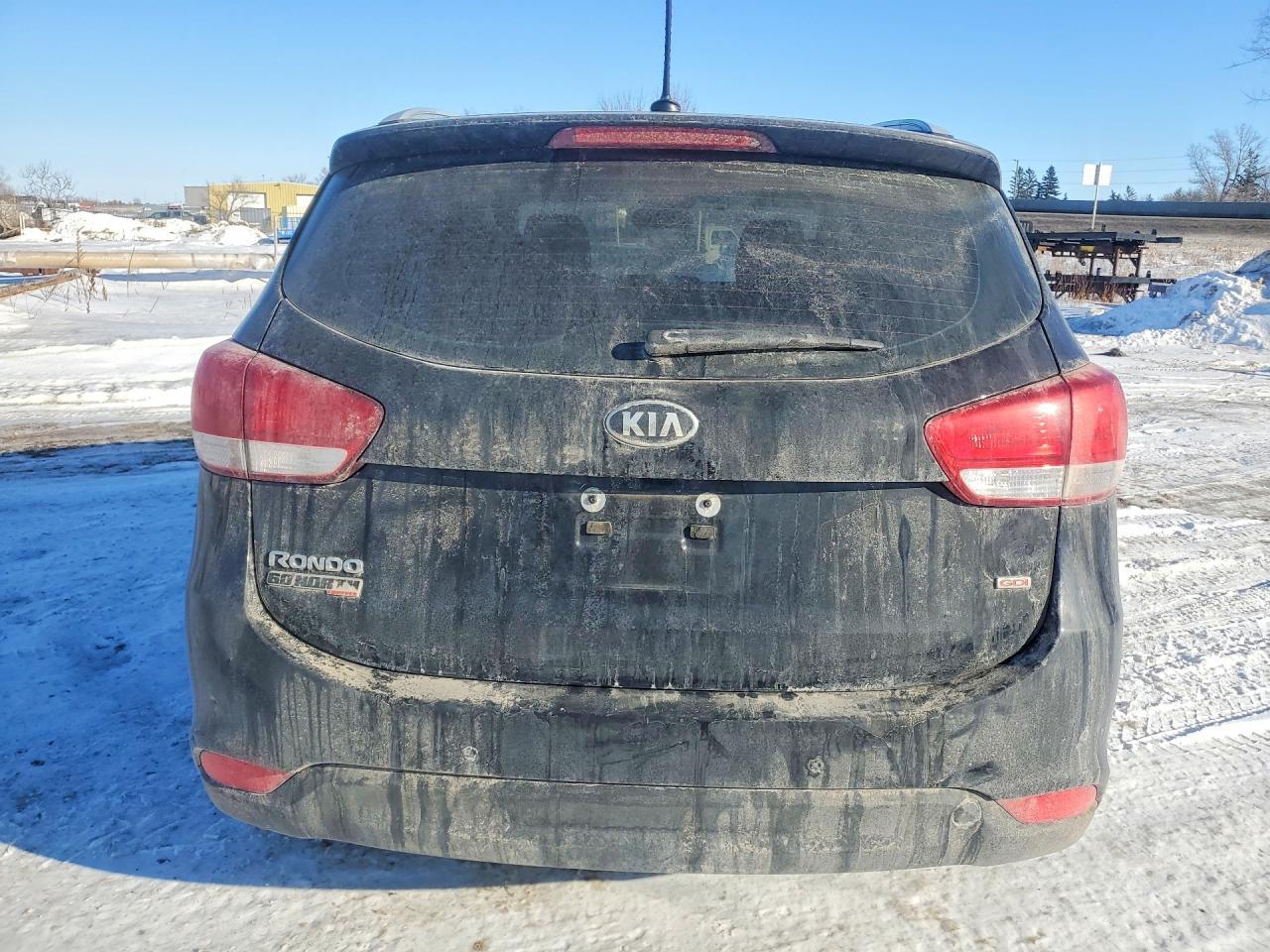 2015 KIA RONDO
