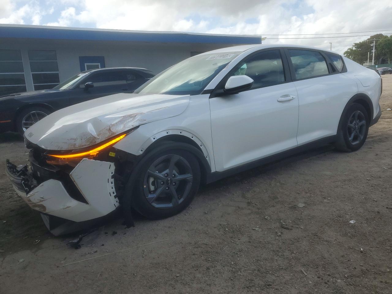 2025 KIA K4
